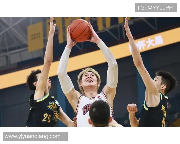 2分钟还原!上海爆冷负同曦,王哲林5分钟“犯7错”第一责任人